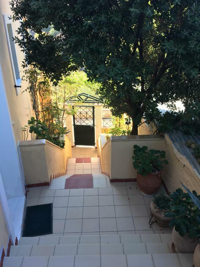 Villa Tzitzifies Kourouklata Ngoại thất bức ảnh